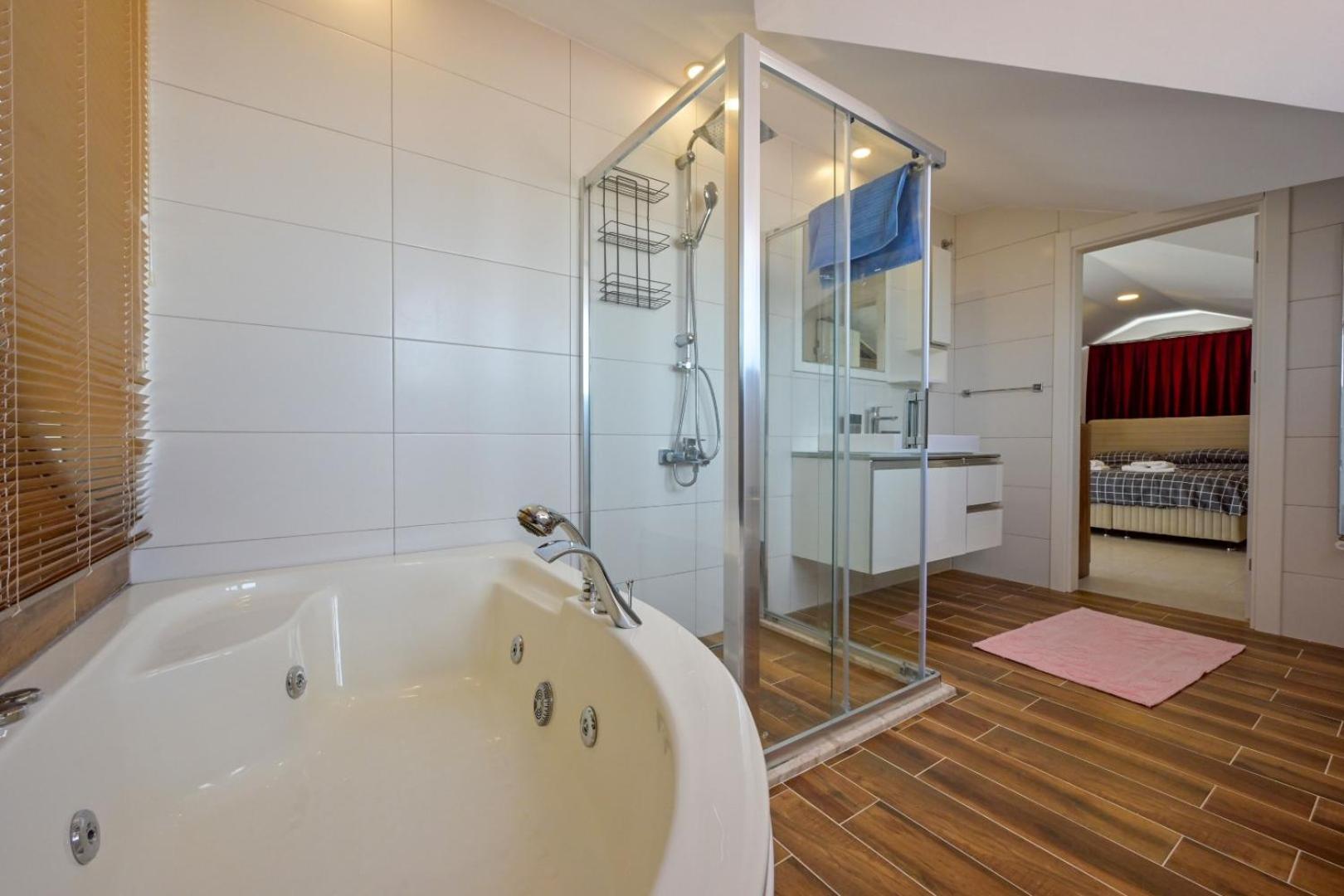 Lorenzo- 4 Bedroom Holiday Villa In Hisaronu Фетхие Экстерьер фото